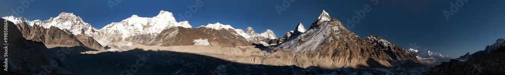 Ngozumba glacier and mount Everest, Nepal