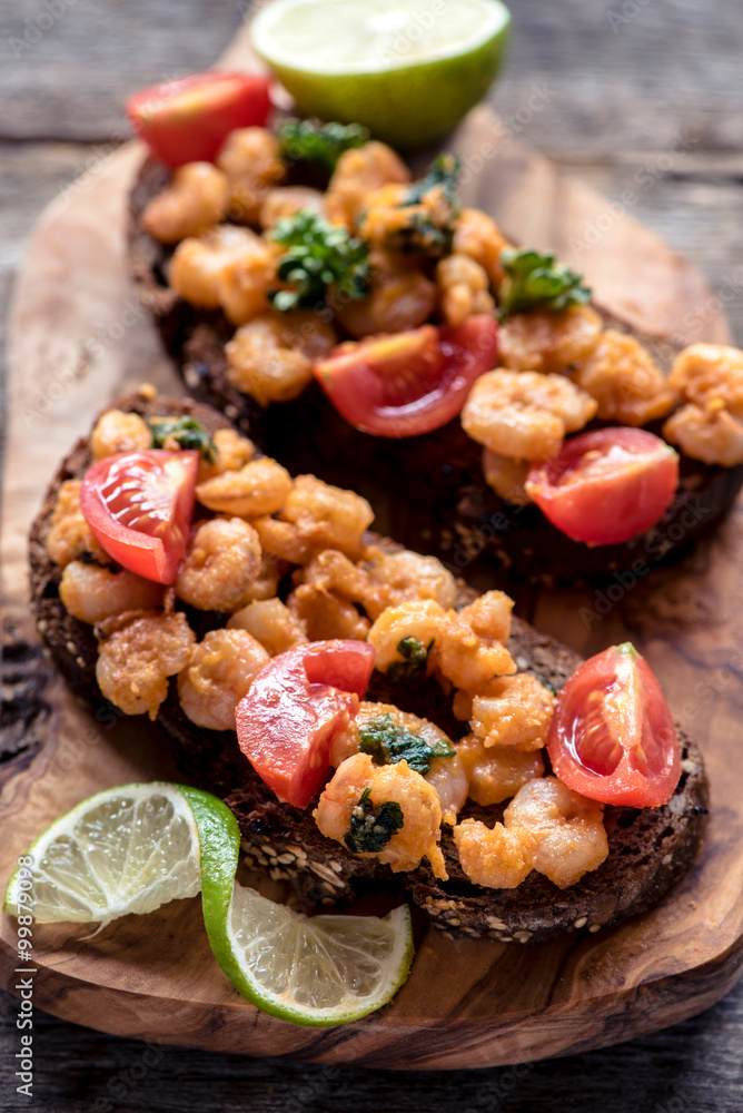 Fototapeta premium Shrimps sandwiches