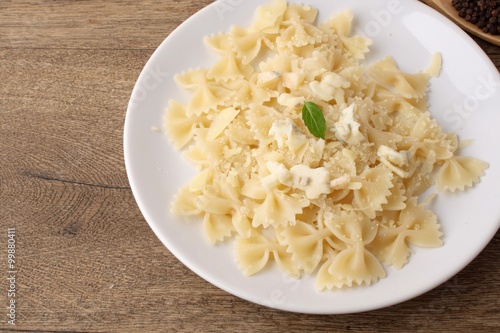 Farfalle pasta with blue cheese