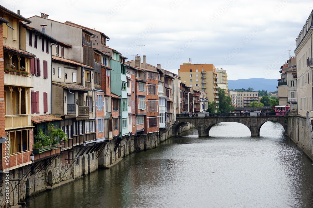 Houses by the Agout River