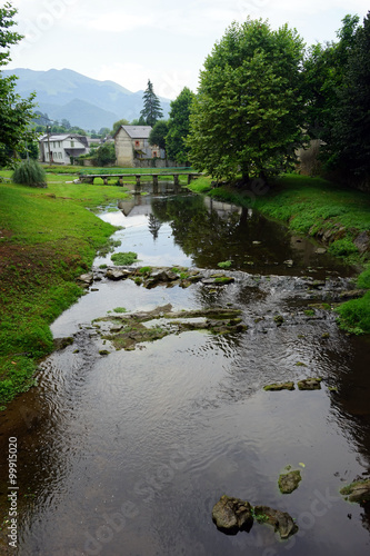 Walking bridge