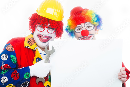 clowns mit schild für textfreiraum