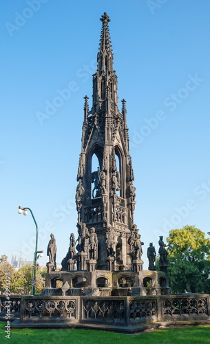 Foto Gothic fountain Krannera in Prague with allegorical statues of Commerce, Industry, Art, Science, World, Agriculture, Mining and abundance