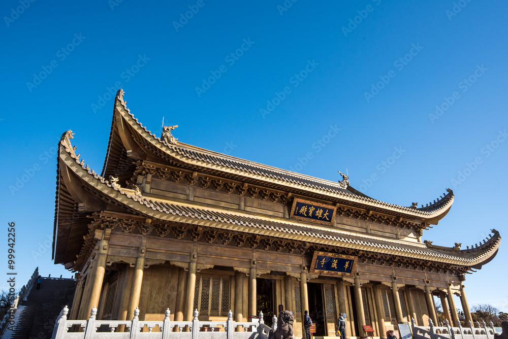 Fototapeta premium A temple at the top of the Emei Mountain -Sichuan, China