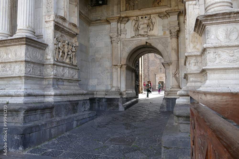 Eingangstor in Neapel