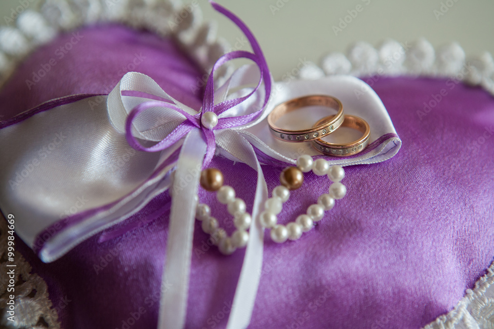 Wedding rings. Soft focus, blur. Wedding rings. Soft focus, blur.