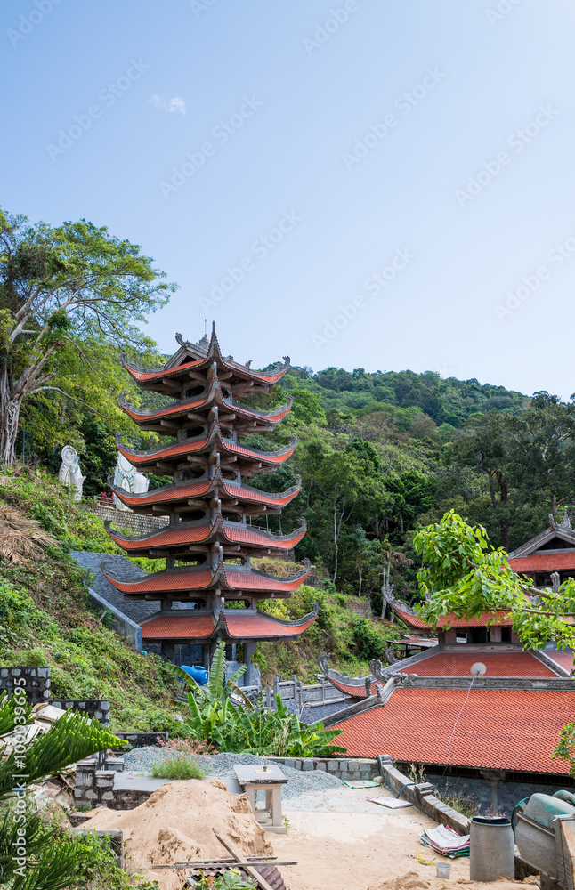 Tà Cú Berg mit Tempel in Vietnam Tà Cú Berg mit Tempel in Vietnam