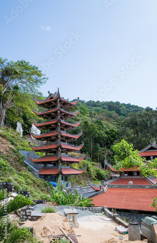 Tà Cú Berg mit Tempel in Vietnam