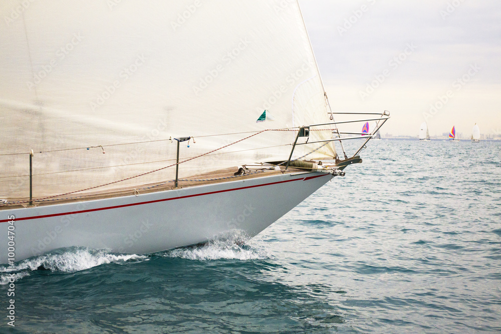 Fototapeta premium regata con barche a vela nel mar mediterraneo