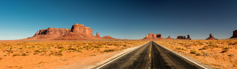 Fototapete Orange Strasse zum Monument Valley Arizona  © forcdan