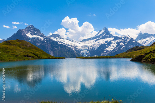 Panorama view of Bachalpsee and the alps © Peter Stein