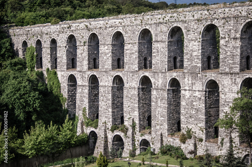 Canvas Print The Ancient Roman Water Aqueduct