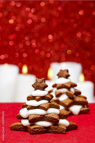 Gingerbread christmas tree. Beautiful xmas dessert