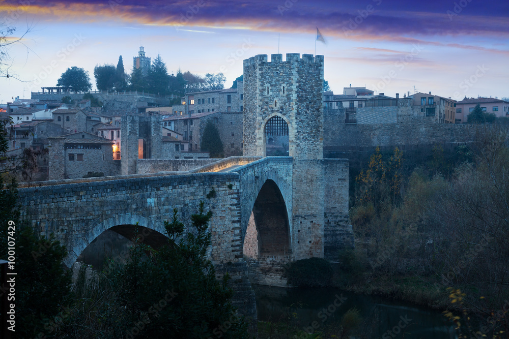 Fototapeta premium medieval fortifications and bridge. Besalu