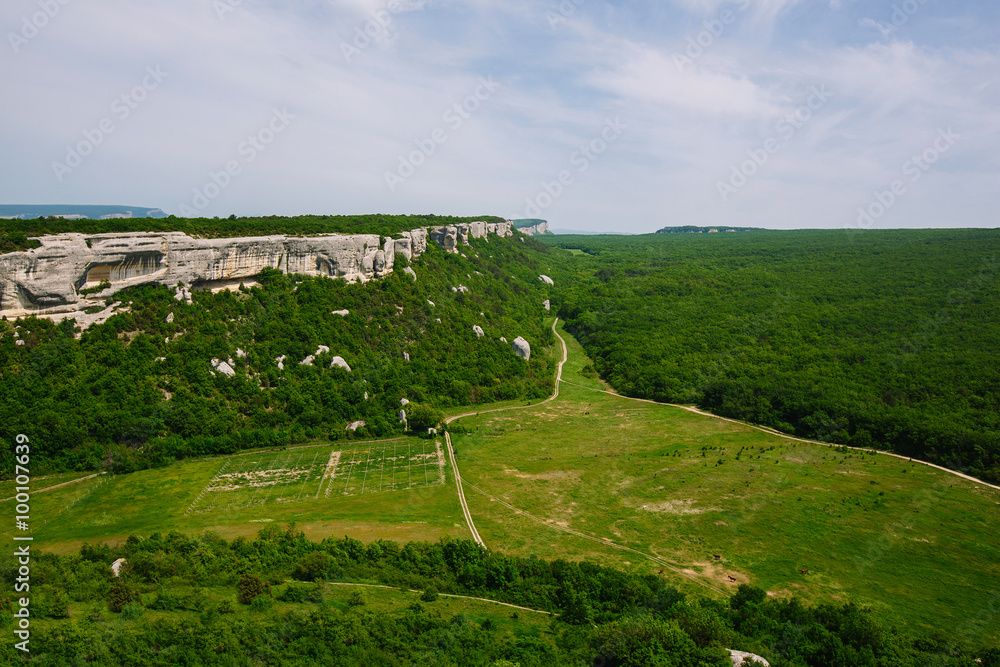 Naklejka premium Cave city