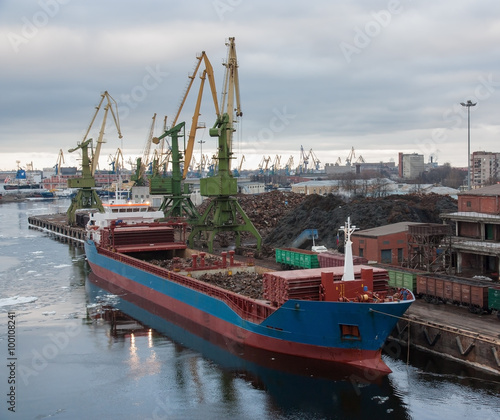 loading scrap metal cargo ship (bulk-carrier)