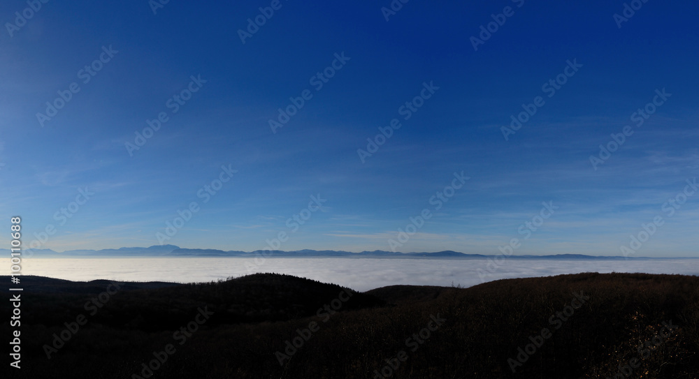 tiefer nebel panorama
