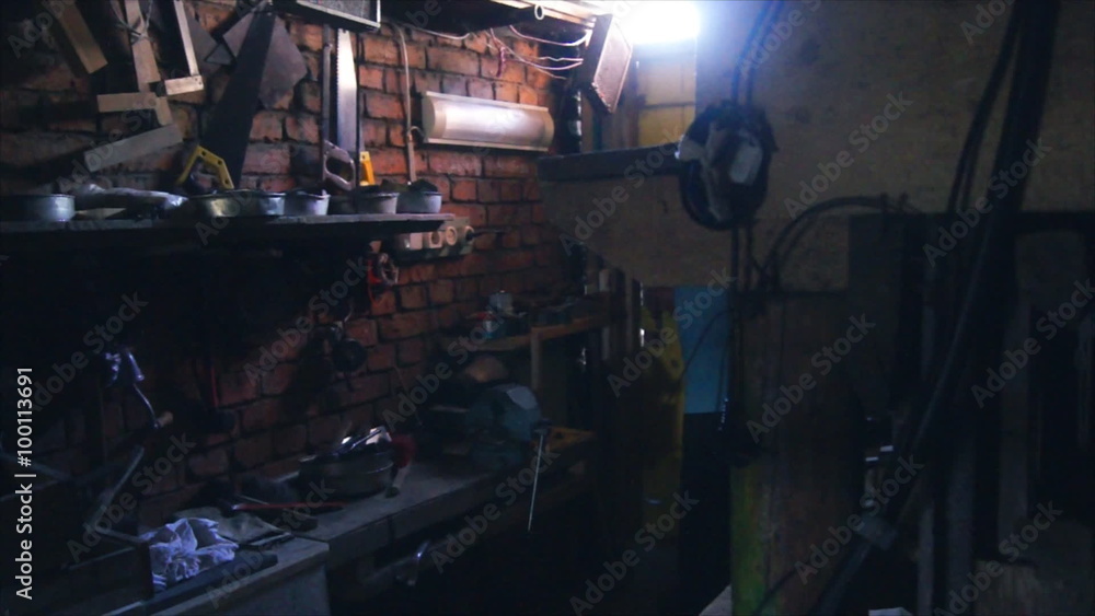 The wizard walks into a repair shop. The wizard walks into a repair shop.
