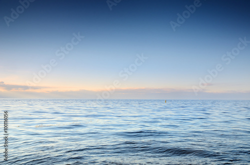 Obraz na płótnie open Baltic sea at the sunset w salonie