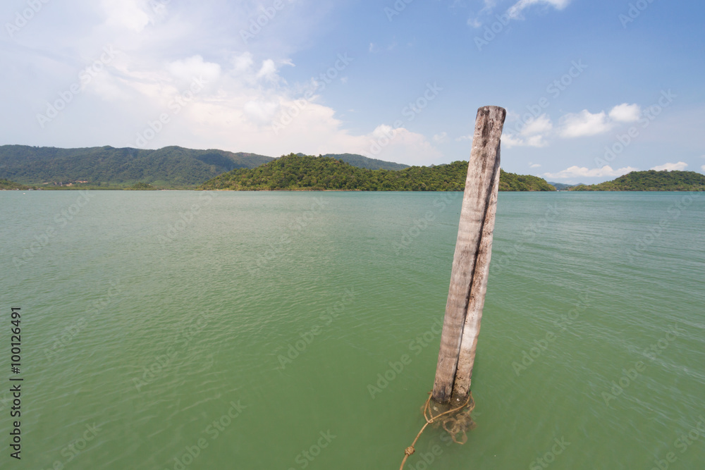 Obraz premium coconut mooring mast ship.