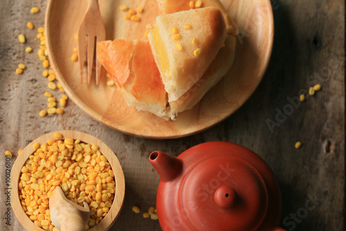 Quadro su tela Festival moon cake with soybeans