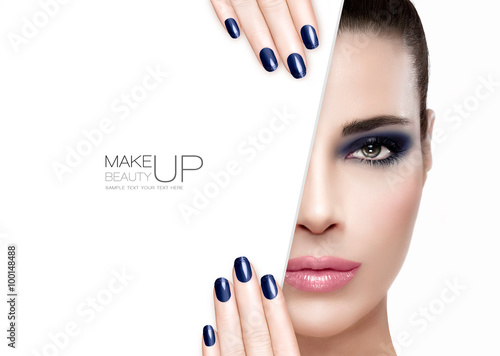 Tableau sur toile Beauty and Makeup Concept. Blue Nail Art and Make-up