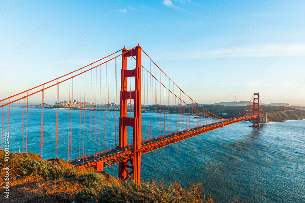 Fototapeta premium Zmierzch przy Golden Gate Bridge, San Fransisco