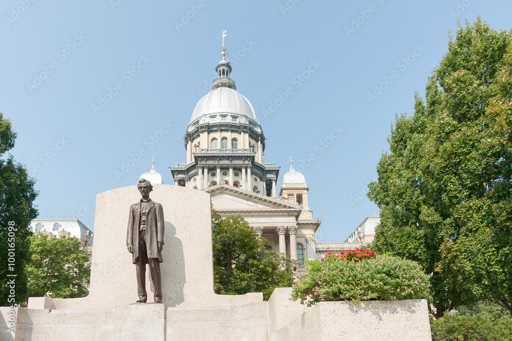 Springfield Illinois USA statue of Abraham Lincoln in front of State Capitol Building.