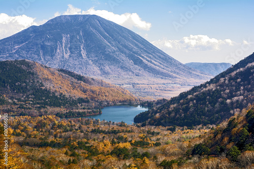 男体山と湯ノ湖周辺の黄葉