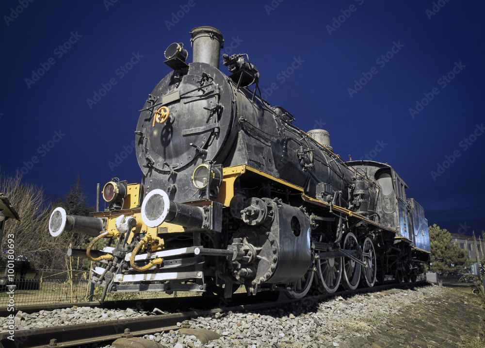 Naklejka premium Stara lokomotywa parowa