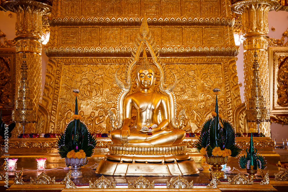 Ubon Ratchathani, Thailand - January 1, 2016 : Thai art in Pagod Ubon Ratchathani, Thailand - January 1, 2016 : Thai art in Pagod