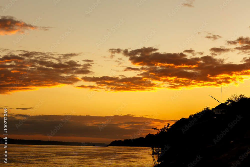 Fototapeta premium Color of the sky that morning Mekong River Ubon Ratchathani, Tha