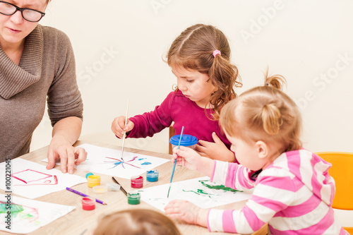 Children are painting 