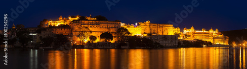 City Palace palace on Lake Pichola in twilight, Udaipur, Rajasth photo