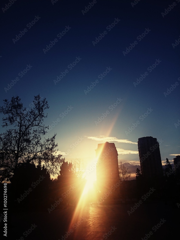 Fototapeta premium Romantic City Evening Sunshine