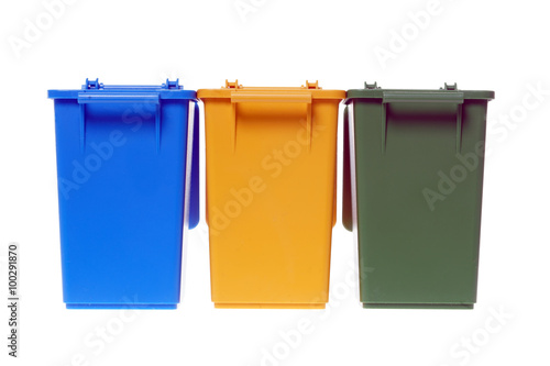 Obraz na plátně Dustbins / Dustbins in the colors blue, yellow and green isolated over a white b