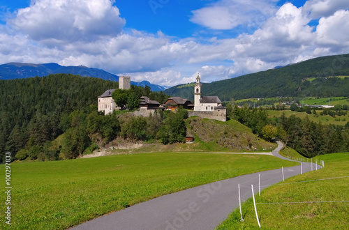 Bruneck Lamprechtsburg - Bruneck castle Lamprechtsburg photo