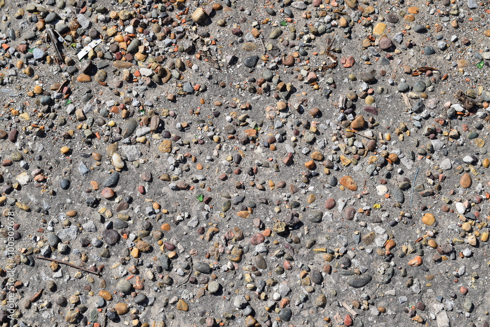 Pellet in old asphalt