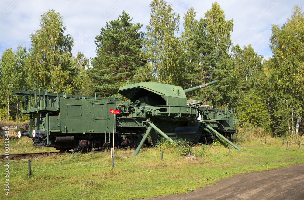 180-мм артиллерийская установка ТМ-1-180 в боевом положении. Форт 