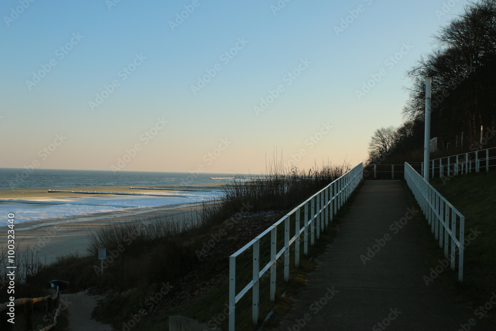 Fototapeta premium Eis und Schnee am Strand