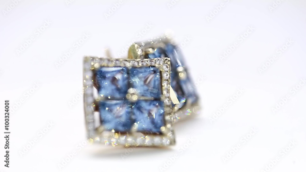 Beautiful Blue Topaz, Turntable White Gold Earring Beautiful Blue Topaz, Turntable White Gold Earring