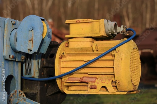 Obraz na płótnie Moteur électrique w salonie