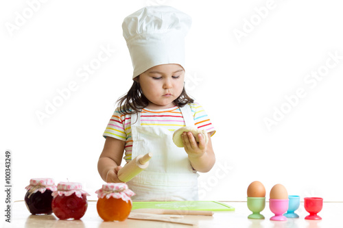 Child little chef with flou...