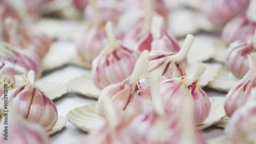 Close-up racking shot of garlic in a market in Rio de Janeiro, Brazil Close-up racking shot of garlic in a market in Rio de Janeiro, Brazil