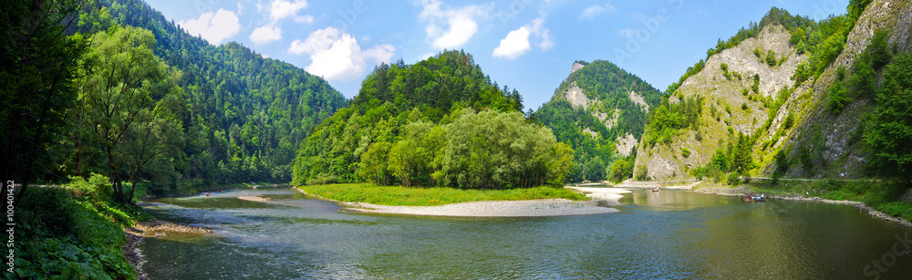 Dunajec river in Pieniny mountains, Poland Dunajec river in Pieniny mountains, Poland