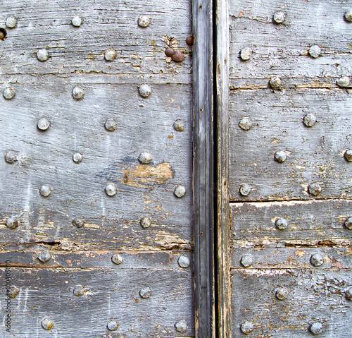  cross lombardy   arsago seprio   knocker in a  door   wood ital photo