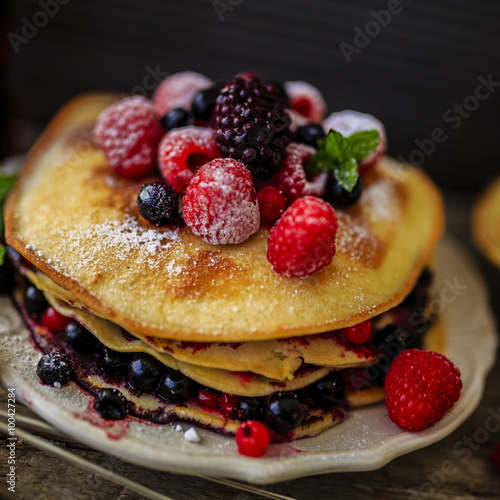 Pancakes with frutti di bosco 
