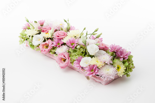 Floral arrangement in a basket © ISO101