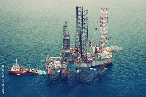 Offshore oil rig drilling gas platform.(color tone)