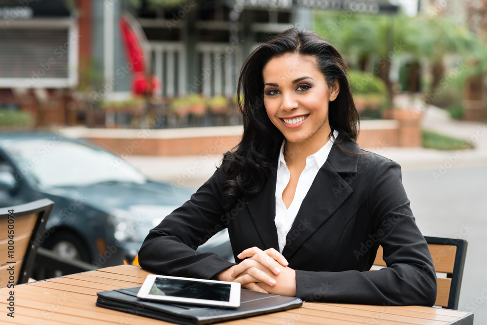 Obraz premium Young Businesswoman Outdoors